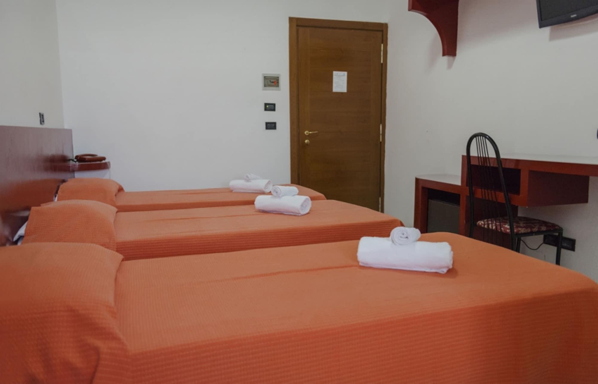 Hotel Bizantino Massafra Bagian luar foto