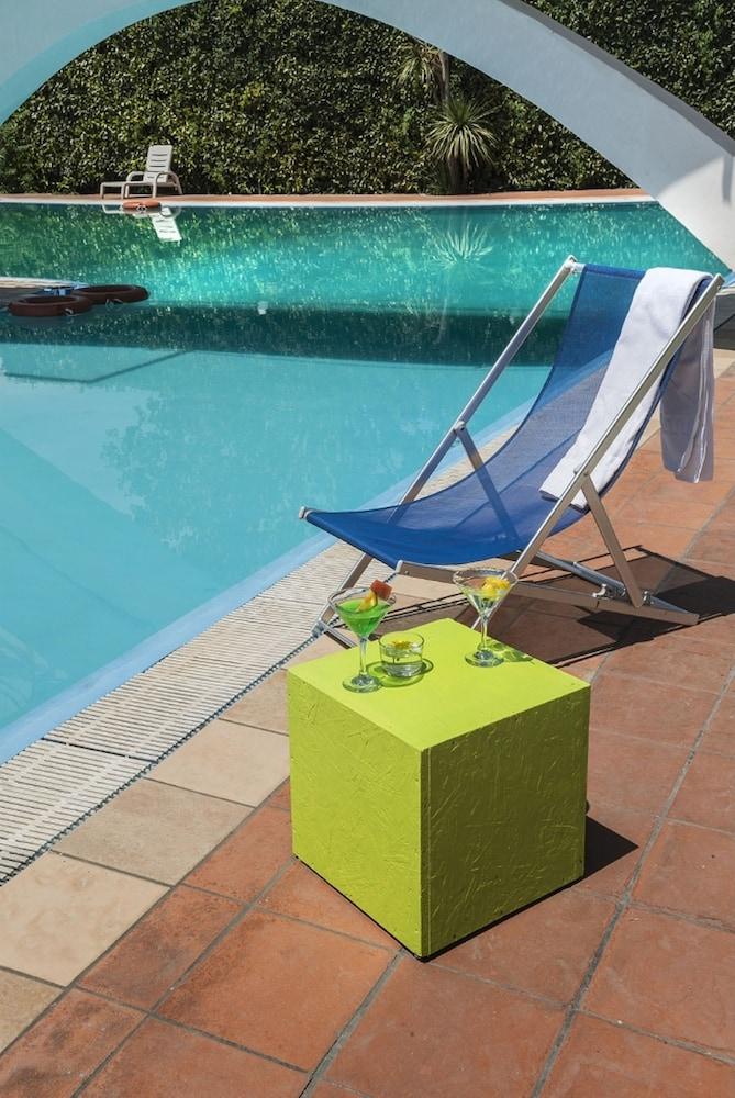 Hotel Bizantino Massafra Bagian luar foto
