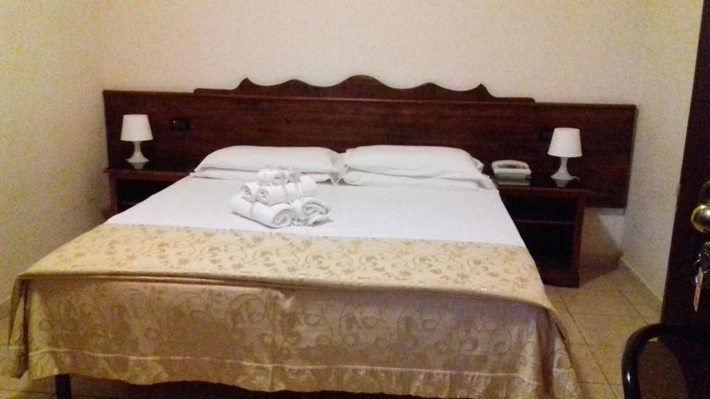 Hotel Bizantino Massafra Bagian luar foto